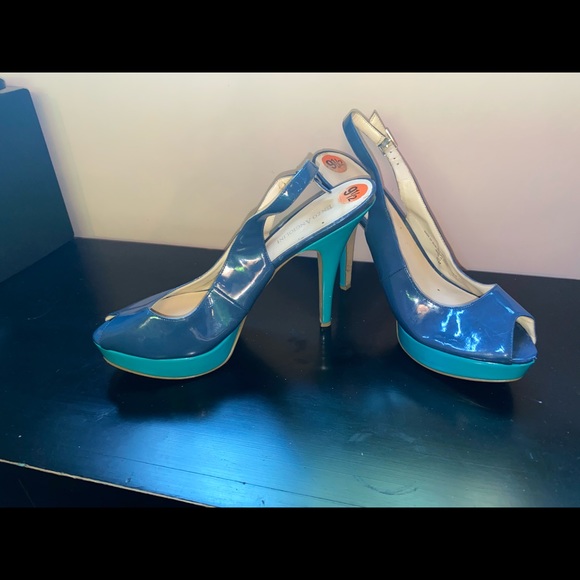 Heels - Picture 3 of 4